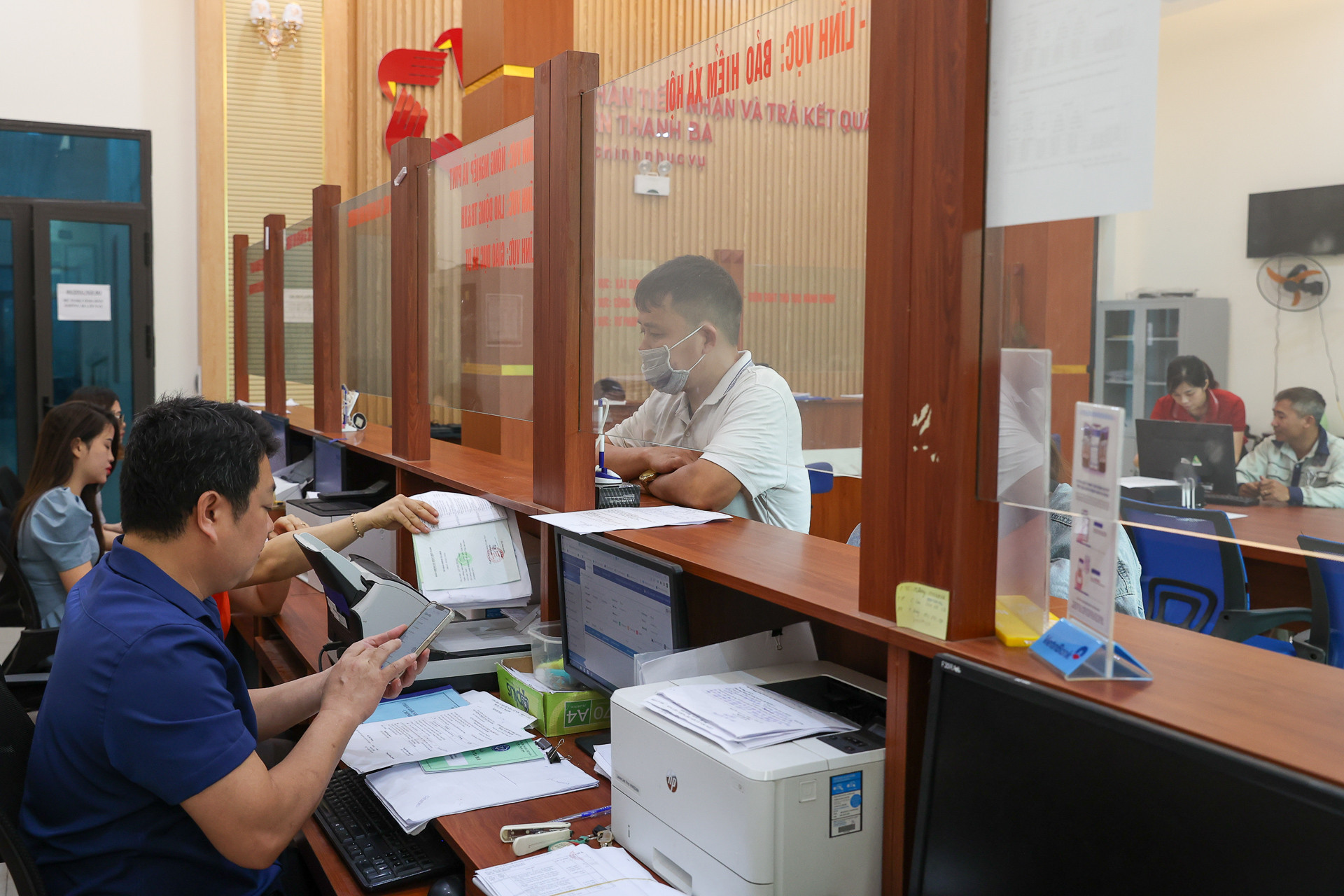 You are currently viewing Vụ trưởng Bộ Nội vụ trả lời nhiều câu hỏi khó về Nghị định 178