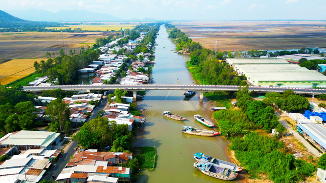 You are currently viewing Kênh đào nào lớn nhất lịch sử phong kiến, được đào tay trong vòng 5 năm?