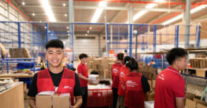 Read more about the article J&T Express – đối tác vận chuyển các sản phẩm công nghệ của Samsung Việt Nam