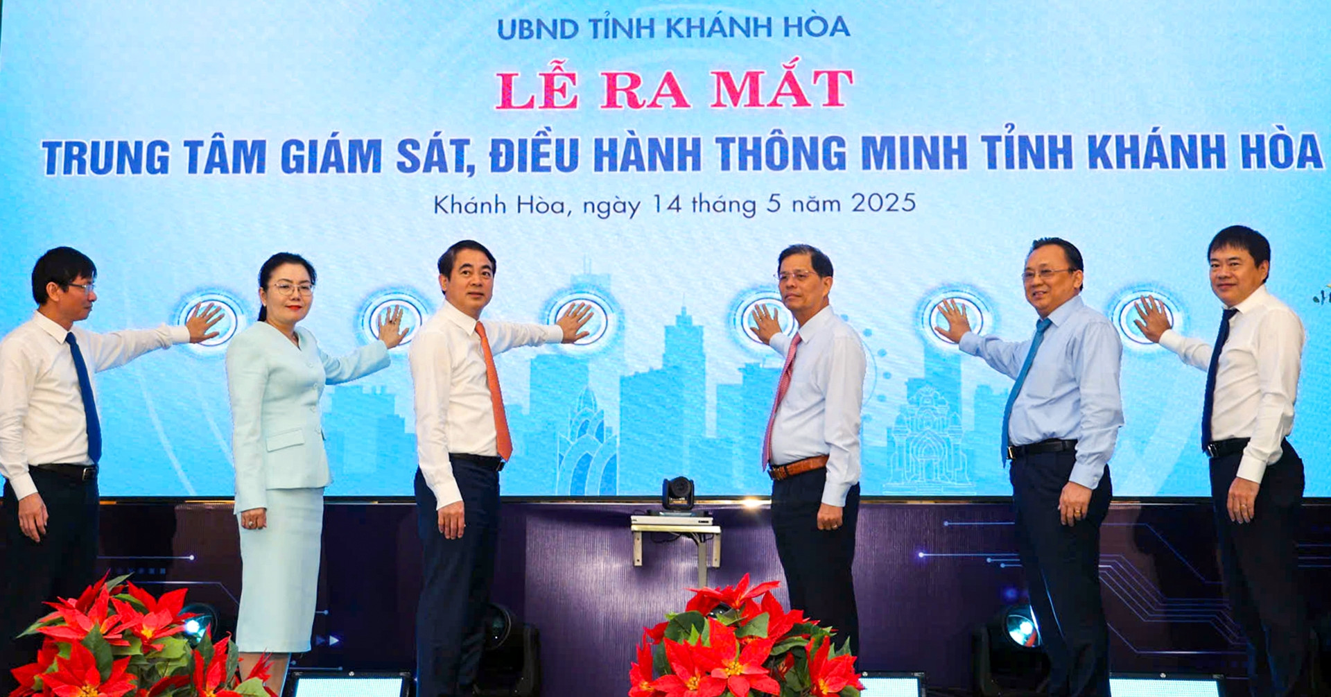 You are currently viewing Khánh Hòa đưa trung tâm giám sát, điều hành thông minh vào vận hành