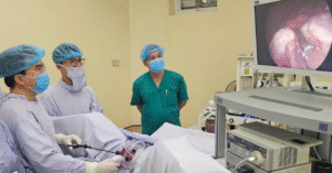 Read more about the article Lần đầu tiên tại Việt Nam mổ ung thư không để lại sẹo