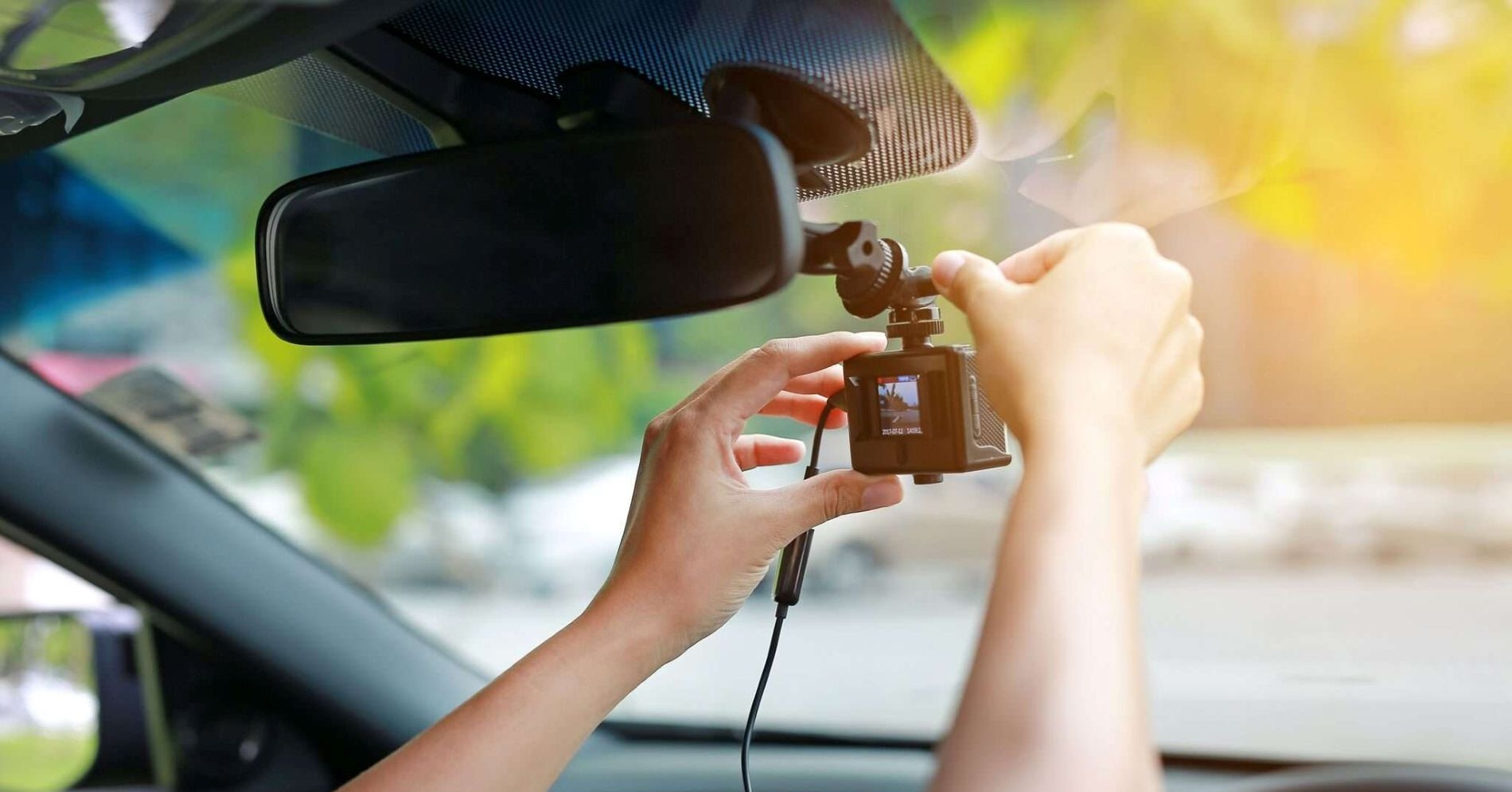 Read more about the article Lắp camera hành trình trên ô tô, chọn loại nào tốt mà giá hợp lý?