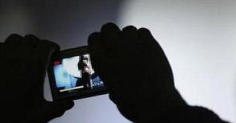 You are currently viewing Livestream trên MXH, cô gái Hà Nội bị quay lén hình ‘nhạy cảm’ rồi tống tiền