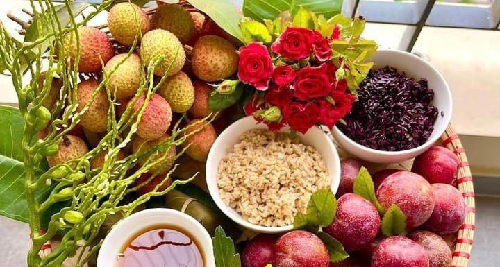 Read more about the article Mâm cúng tết Đoan ngọ 2025 chuẩn 3 miền Bắc Trung Nam