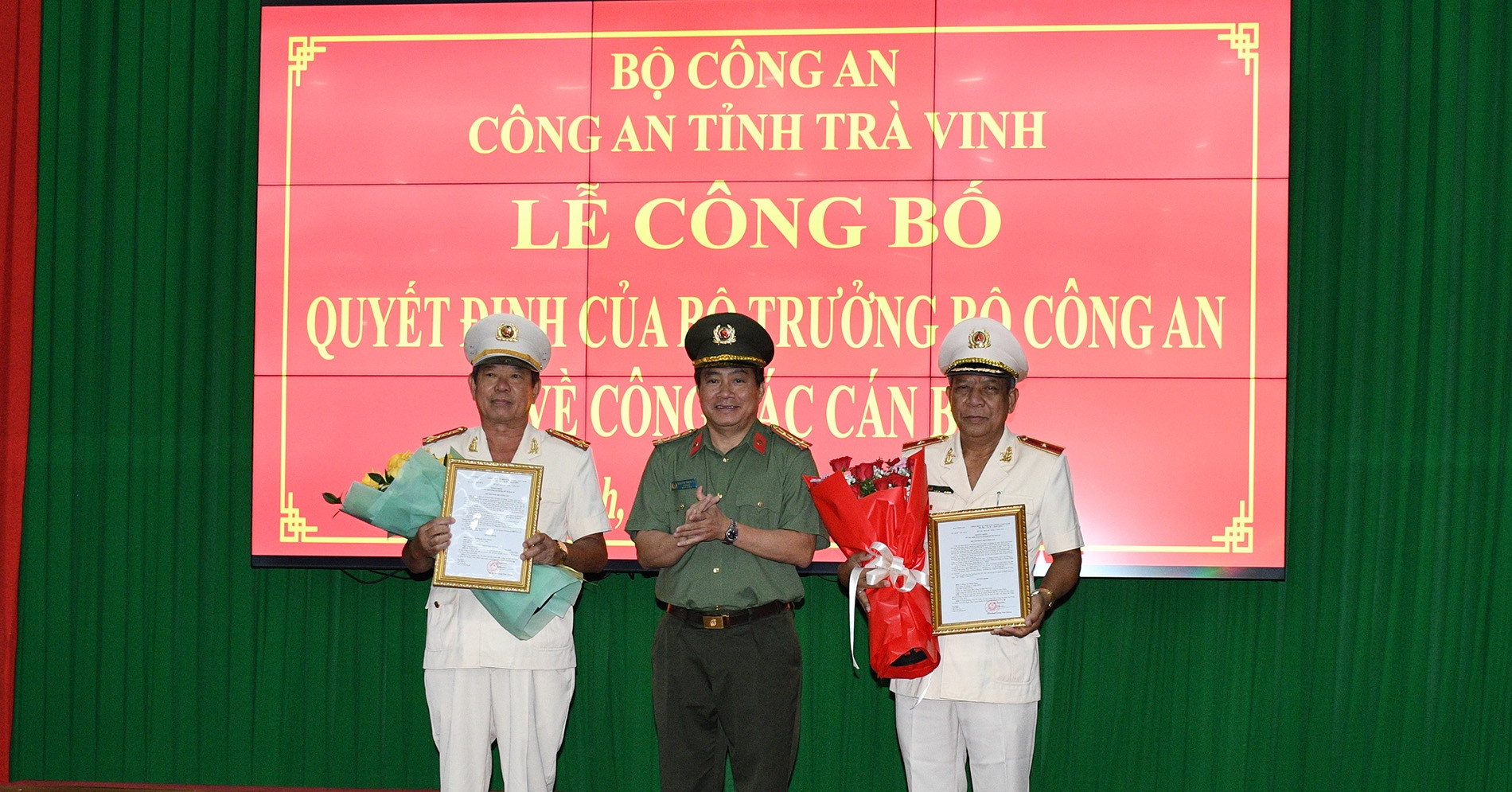 You are currently viewing Một thiếu tướng của Công an tỉnh Trà Vinh nghỉ hưu trước tuổi
