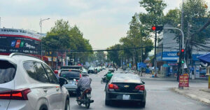 Read more about the article Năm 2025, ô tô vượt đèn đỏ bị phạt bao nhiêu tiền?