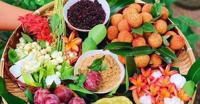 Read more about the article Ngày, giờ cúng tết Đoan ngọ năm 2025 chuẩn nhất