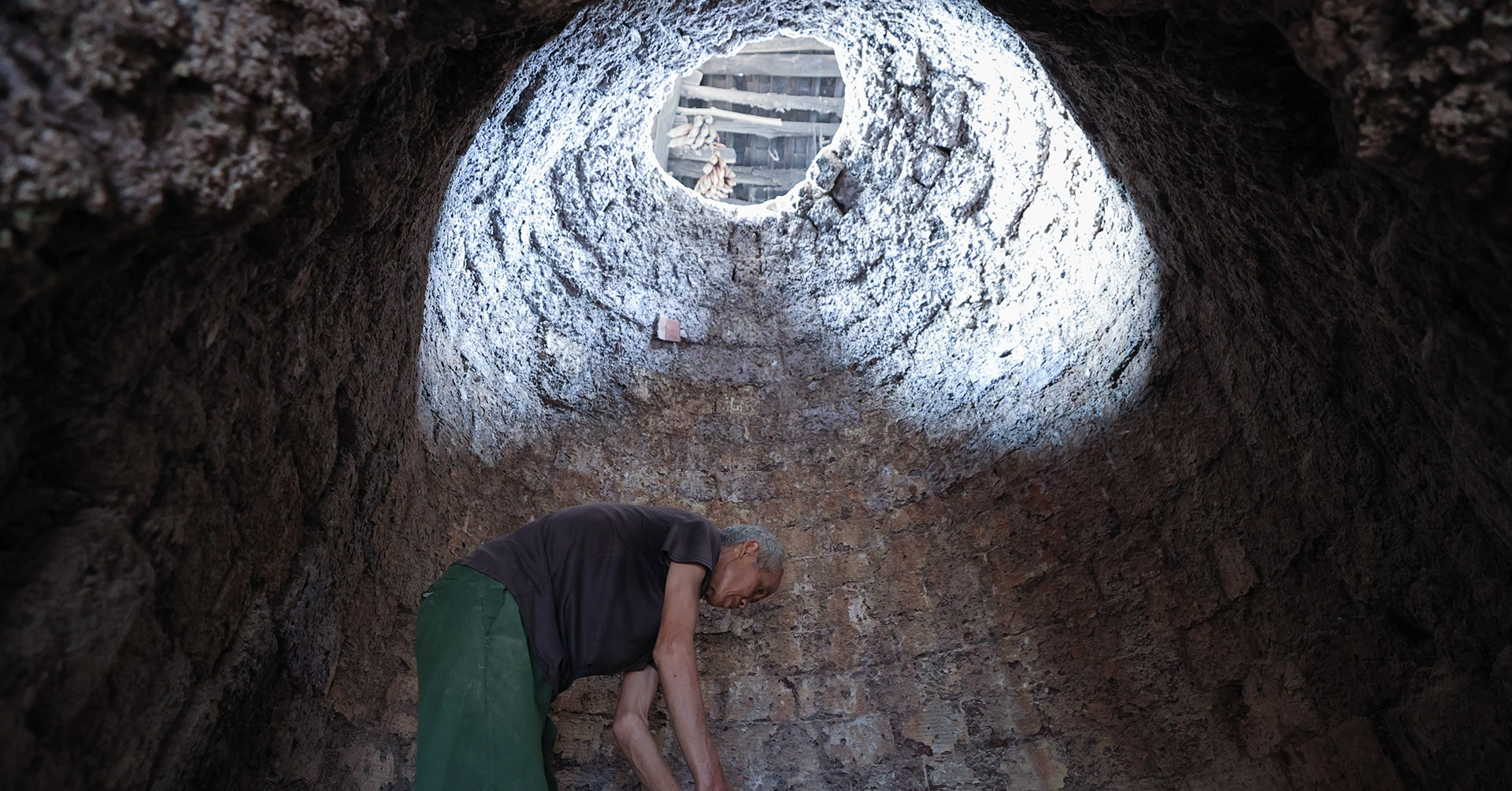 You are currently viewing Nghề trăm năm biến đất thành tiền của đồng bào Nùng ở Lũng Rì