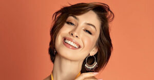 Read more about the article Nữ giáo viên thi Hoa hậu Thế giới có bằng thạc sĩ, xuất thân gia đình trí thức