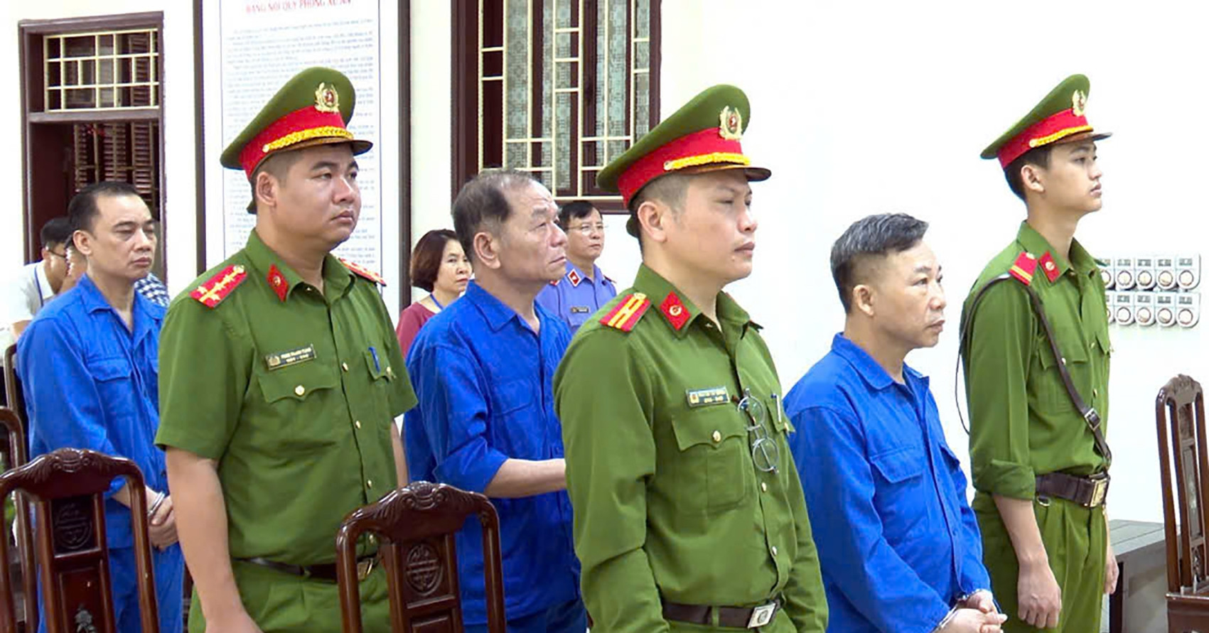 You are currently viewing Ông Lưu Bình Nhưỡng được giảm 1 năm tù, ông Lê Thanh Vẫn giữ nguyên mức án
