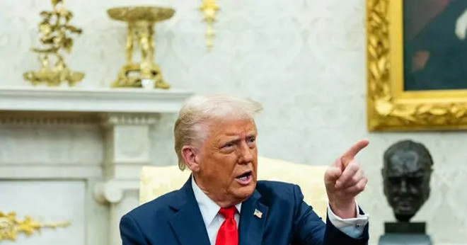 You are currently viewing Ông Trump cảnh báo hành động quân sự dù lạc quan về đàm phán hạt nhân với Iran