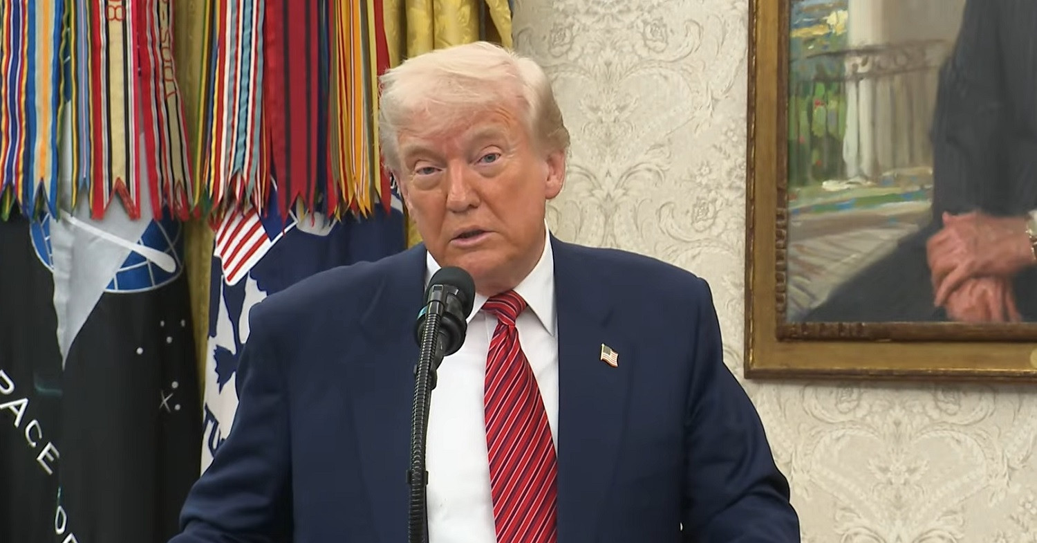 You are currently viewing Ông Trump cam kết không mềm mỏng về thuế quan với Trung Quốc trước đối thoại