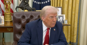 Read more about the article Ông Trump tố Trung Quốc vi phạm thỏa thuận, Bắc Kinh đòi Mỹ ‘lập tức sửa sai’