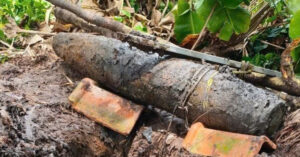 Read more about the article Phát hiện bom nặng 200kg có tính sát thương cao dưới mương nước ở Long An