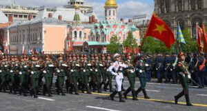 Read more about the article Quân đội Việt Nam hùng dũng duyệt binh cùng các nước tại Quảng trường Đỏ