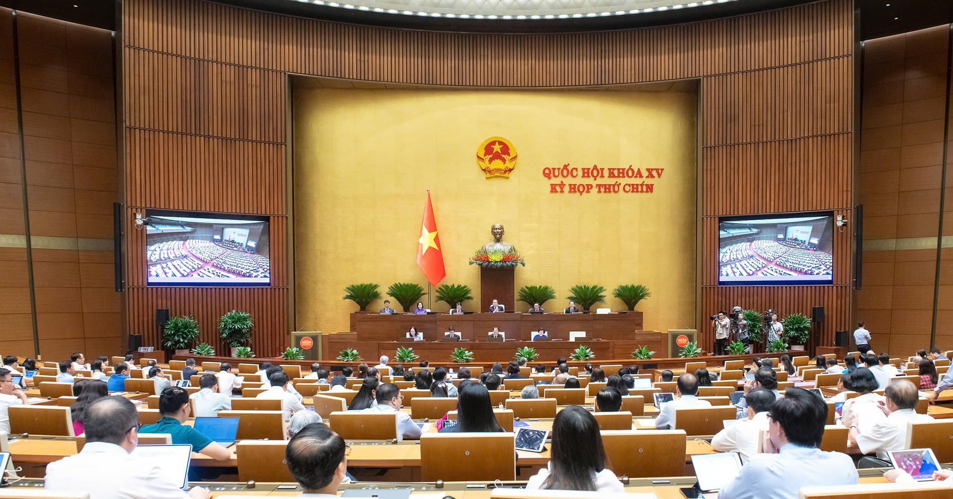 You are currently viewing Quốc hội bàn chuyện giảm án tử hình với 8 tội danh