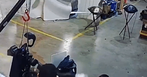 You are currently viewing Robot hình người gặp lỗi phần mềm, lao vào tấn công kỹ sư vận hành