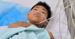 Read more about the article Sau ca ghép thận, gia đình nam sinh cần 100 triệu đồng để tiếp tục điều trị