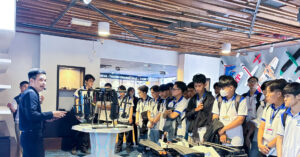 Read more about the article Sinh viên xuất sắc ĐH Cần Thơ thăm Trung tâm Đổi mới Sáng tạo CT Innovation Hub