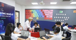 Read more about the article Sunshine Maple Bear Schools trang bị kỹ năng toàn diện cho học sinh thời AI