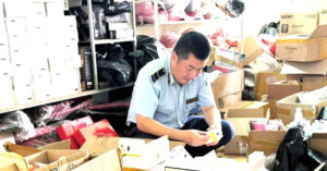 Read more about the article Tạm giữ hơn 2.000 sản phẩm mỹ phẩm, dược liệu không rõ nguồn gốc ở Đắk Lắk