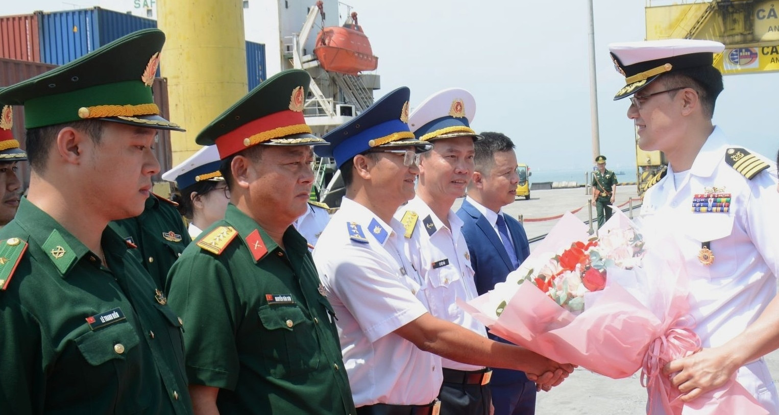 You are currently viewing Tàu Hải quân Hàn Quốc thăm Đà Nẵng