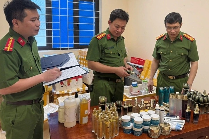 Read more about the article Bộ Y tế yêu cầu kiểm tra mỹ phẩm tự chế ‘nổ’ quảng cáo, bán qua mạng xã hội