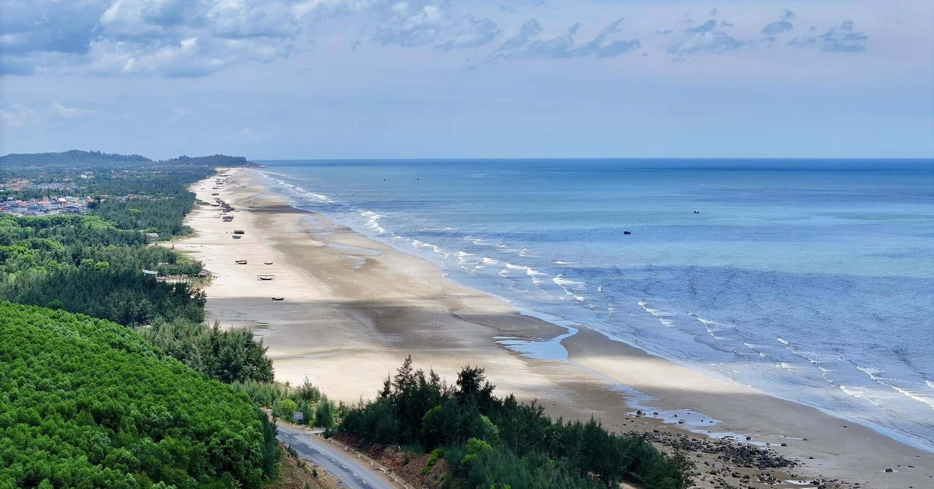 You are currently viewing ‘Thiên đường biển ngủ quên’ trong xanh thấy đáy, cách Hà Nội hơn 5 tiếng đi xe