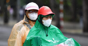 Read more about the article Mưa lớn kèm giông, sau nắng tăng nhiệt đến 33 độ