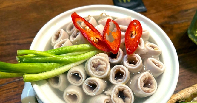 You are currently viewing Thu được 2kg lòng se điếu, vợ chồng 16 năm mổ lợn hô vang vì ‘trúng mánh’