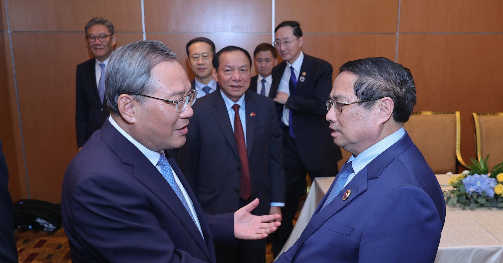 Read more about the article Thủ tướng Phạm Minh Chính gặp Thủ tướng Trung Quốc Lý Cường