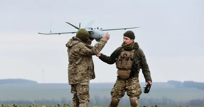 You are currently viewing Tiền tuyến Ukraine trở thành bãi thử UAV của thế giới