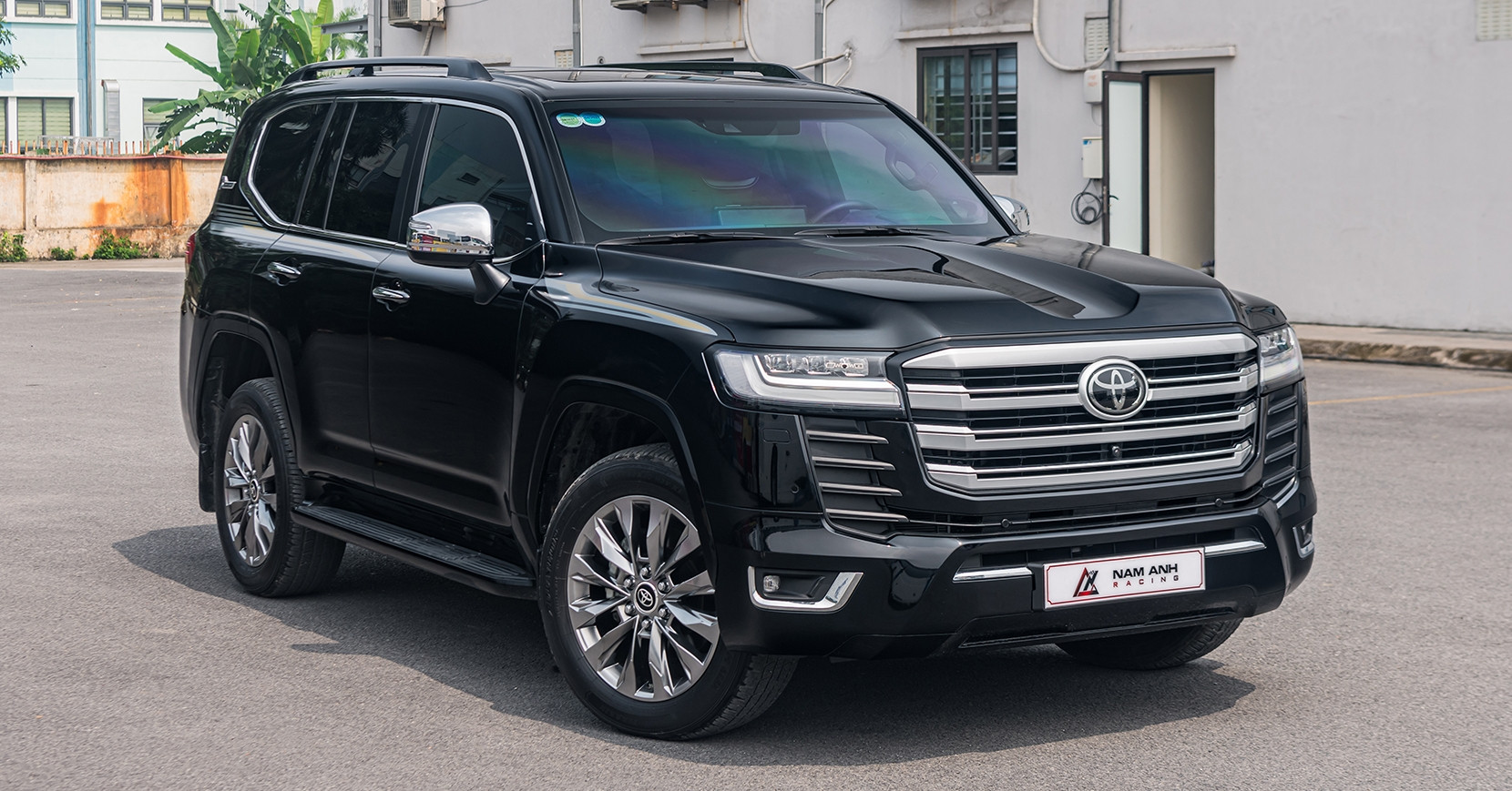 Read more about the article Tốn nửa tỷ độ MBS cho Toyota Land Cruiser, chủ xe vẫn tiết kiệm được 2 tỷ