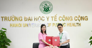 Read more about the article Trường ĐH Y tế Công cộng và VinFuture hợp tác chặn thuốc lá điện tử học đường