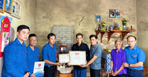 Read more about the article Truy tặng huy hiệu ‘Tuổi trẻ dũng cảm’ cho thanh niên cứu 4 học sinh đuối nước