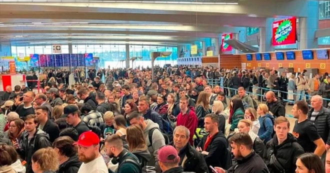 You are currently viewing Ukraine không kích khiến hơn 60.000 hành khách mắc kẹt tại các sân bay Nga