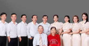 Read more about the article Vợ chồng ở Thanh Hóa có 10 con, 40 cháu chắt, mỗi lần tụ họp đông như hội