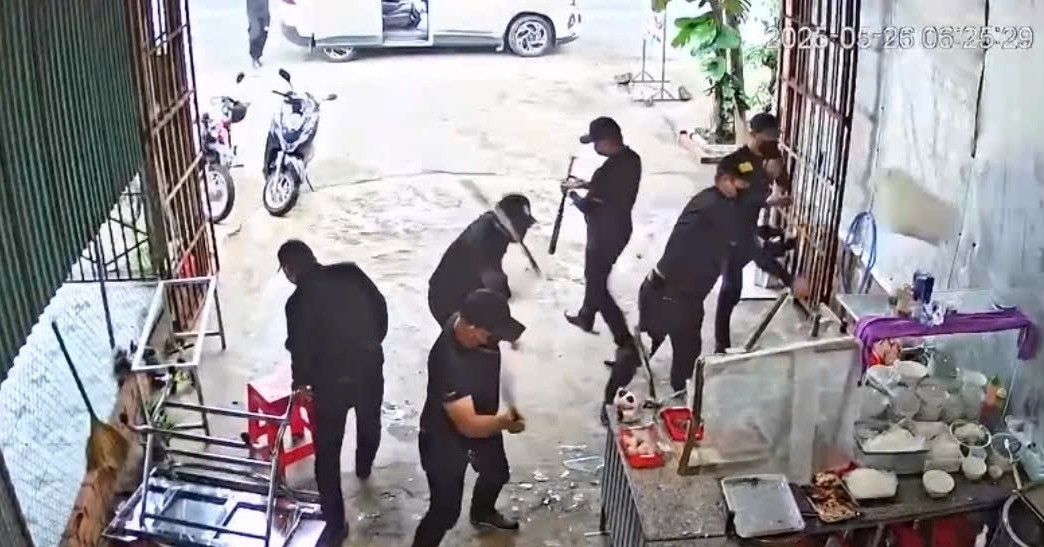 You are currently viewing Tấn công nhà 2 người thân con nợ để gây áp lực