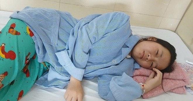You are currently viewing Xót xa cảnh bé gái bị ung thư xin ngừng chữa bệnh vì sợ bố mẹ mất nhà