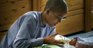 Read more about the article Xúc động thưởng lãm ảnh về Phật giáo