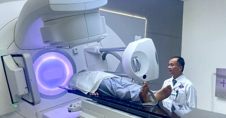 You are currently viewing 1.000 bệnh nhân cần xạ trị mỗi ngày, Bệnh viện K mua thêm máy 100 tỷ đồng