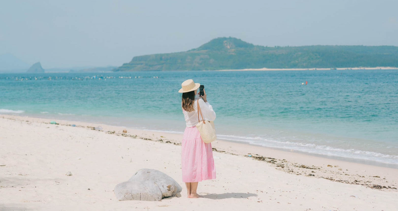 You are currently viewing 10 bãi biển đẹp, hoang sơ ở miền Trung để du khách khám phá trong mùa hè 2025