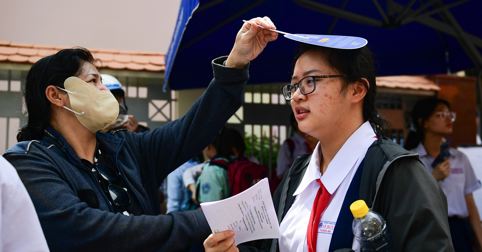 You are currently viewing Hà Nội nắng nóng đến 36 độ, TPHCM mưa giông