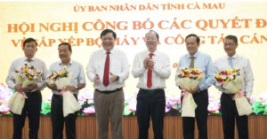 Read more about the article 219 cán bộ ở Cà Mau nghỉ việc, người nhận cao nhất hơn 2 tỷ đồng