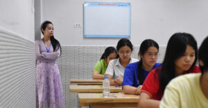 Read more about the article 437 thí sinh vắng thi môn Toán, 1 thí sinh bị đình chỉ sau 3 môn thi