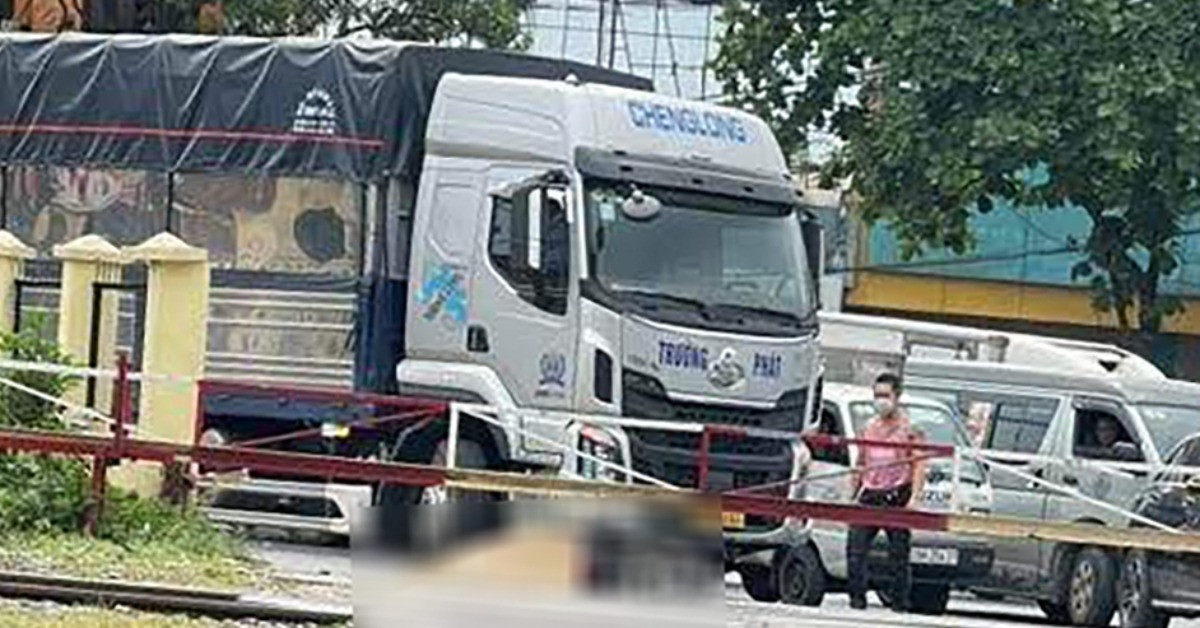 You are currently viewing Va chạm với ô tô tải ở Hà Nội, nữ sinh viên năm cuối đại học tử vong tại chỗ