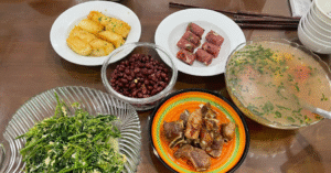 Read more about the article 5 thói quen xấu khi ăn cơm hại sức khỏe cần bỏ ngay