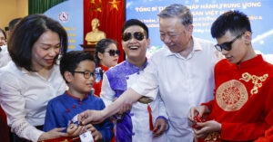 Read more about the article Món quà ý nghĩa Tổng Bí thư Tô Lâm tặng trẻ em khuyết tật ngày 1/6