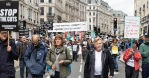 Read more about the article Bản tin cuối ngày 8/6: Hàng nghìn người Anh phản đối chính phủ đầu tư quân sự