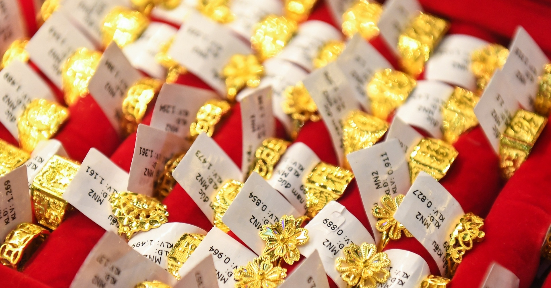 Read more about the article Thế giới vút cao, SJC lầm lũi tăng